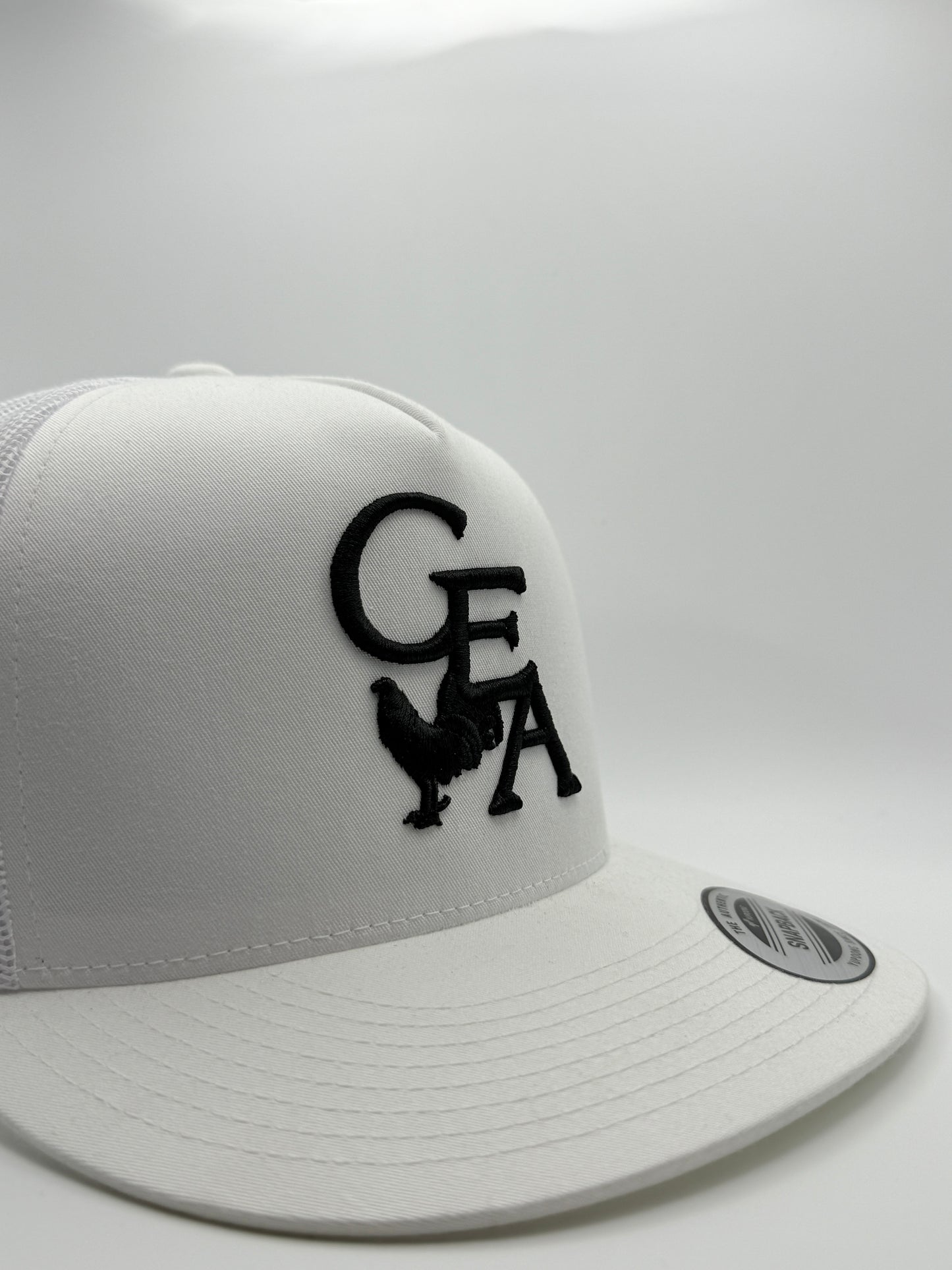 GEA BLACK ON WHITE